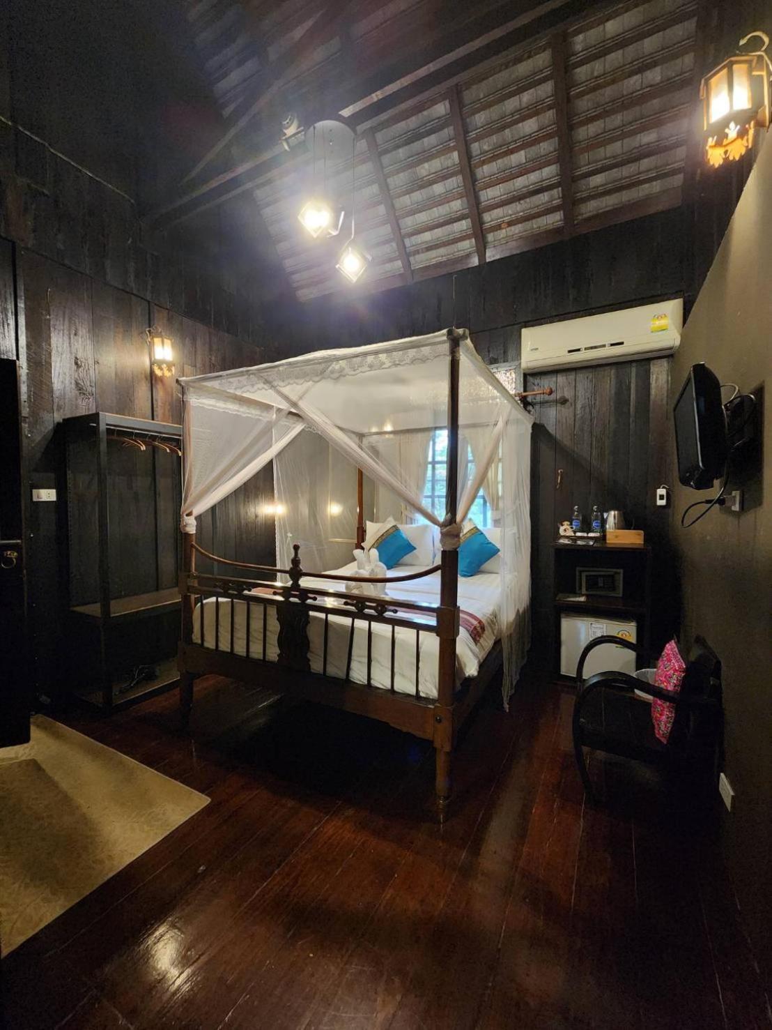 Club One Seven Gaymen Chiang Mai Ξενοδοχείο Εξωτερικό φωτογραφία